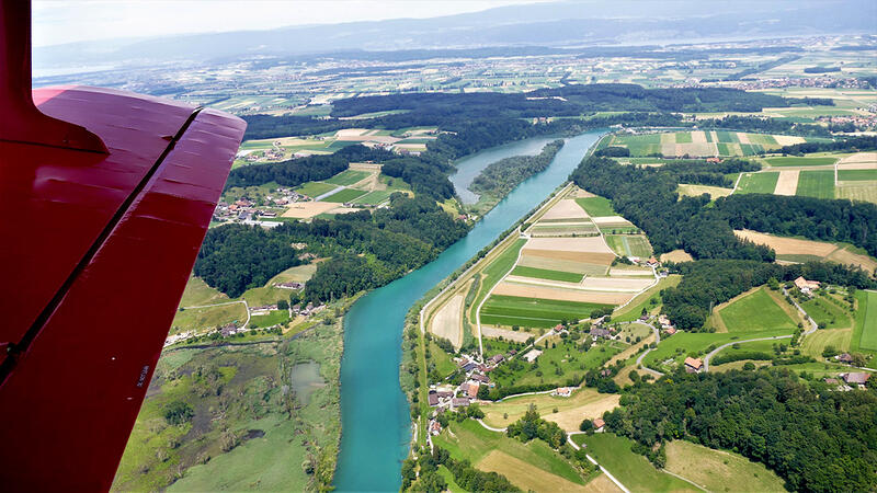 Aare bei Golaten mit dem Stausee Niederried