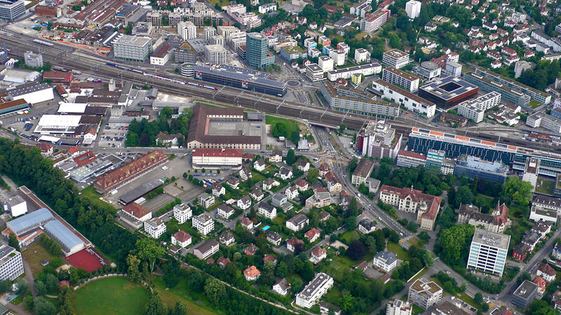 Aarau: Bahnhof und Kantonsschule