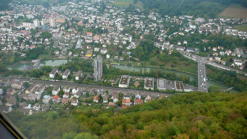 Baden Roggebode und Schellenacker, rechts die Siggenthalerbrücke