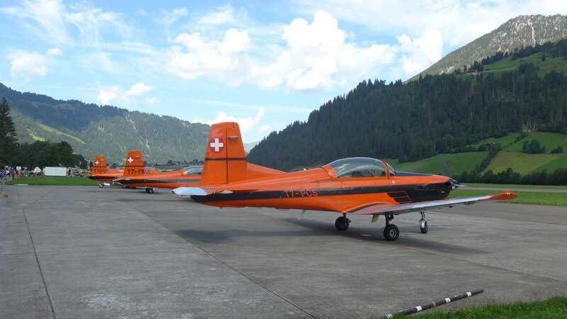 Drei Schweizer Pilatus PC-7