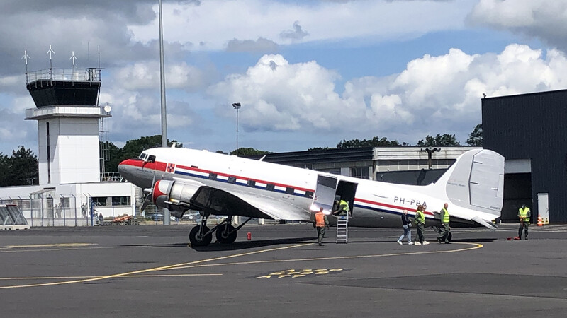 Auch die niederländische DC3 (PH-PBA) macht sich abflugbereit