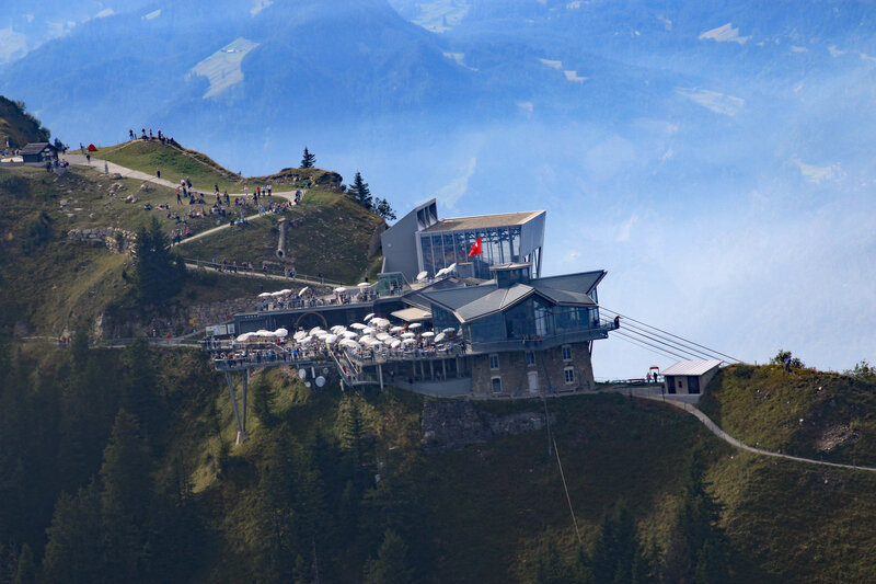 Und so ungefähr ist die Aussicht aus der Pitts auf die Bergstation Stanserhorn