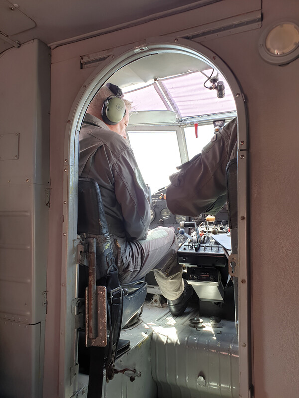 Die Antonov-Piloten bei der Startvorbereitung
