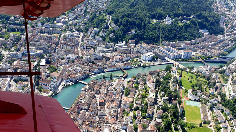 Mit einer Ehrenrunde über Luzern geht es heimwärts