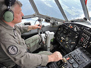 Pilot Jean im Cockpit der Antonov An-2 "Rusalka"