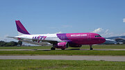 Kein Oldtimer: Airbus A320 der ungarischen low cost Airline Wizz Air