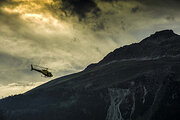 Helikopter der Heli Bernina am Piz Padella